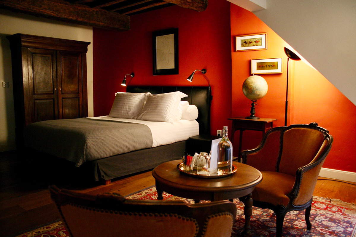 Orange room